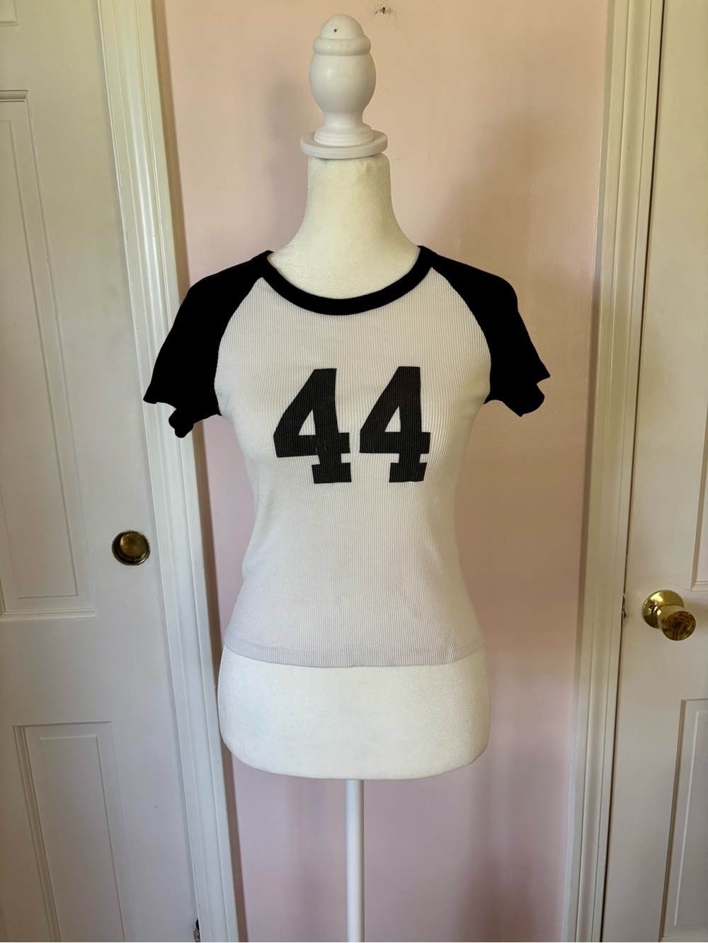 John Galt Brandy Melville ribbed baseball cropped 44 Women's Tee, small